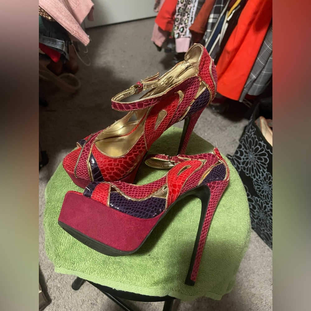 bebe Clarissa Platform High Heel Pump 8.5
